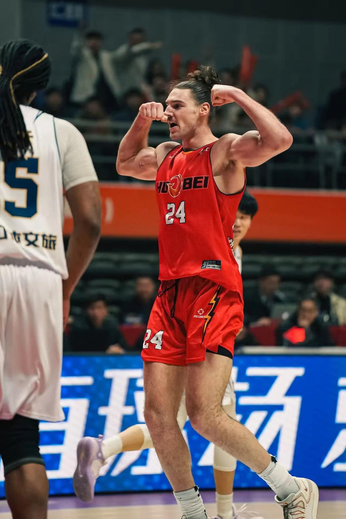 山东男篮紧急签约大外援斯蒂尔 新援将迎CBA首秀