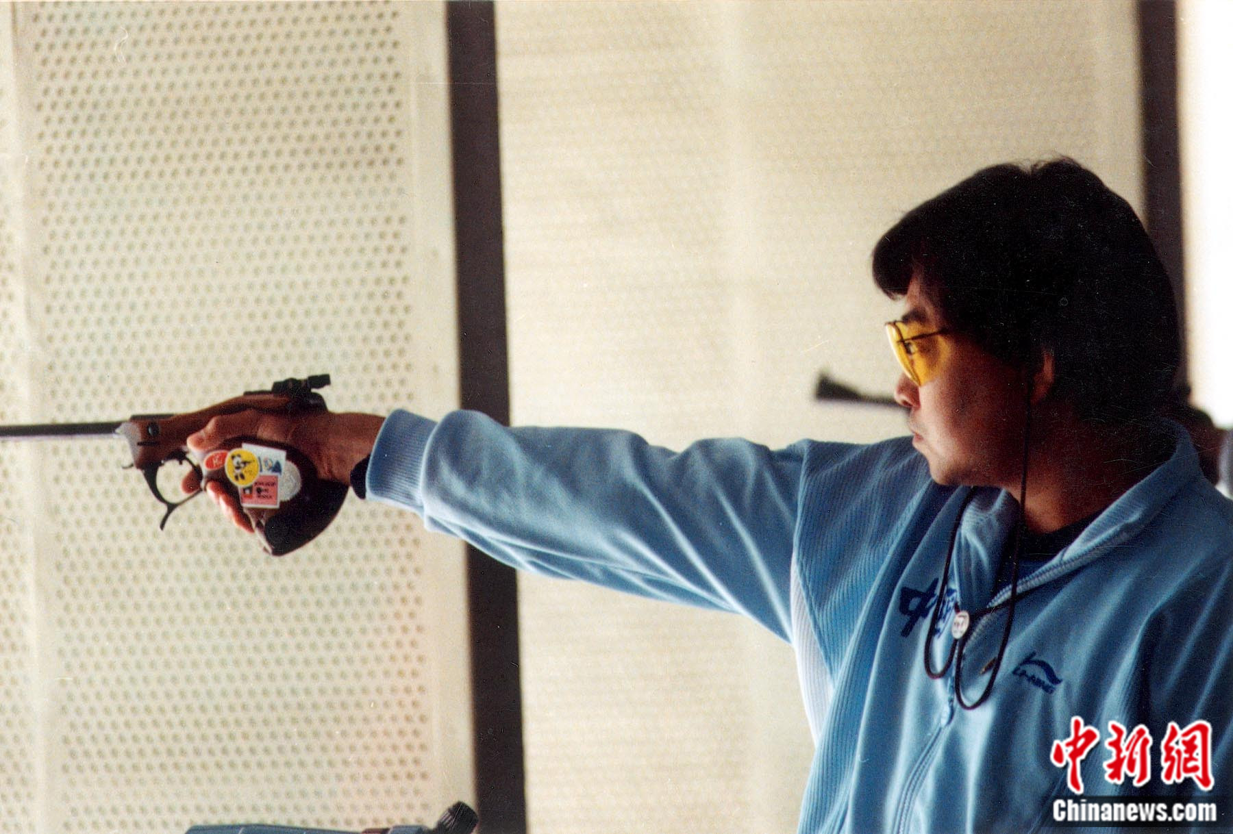 用长了白毛的子弹，铸就中国首枚奥运金牌的传