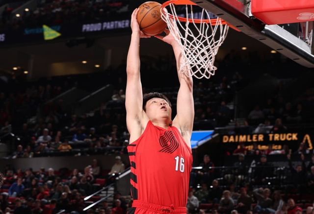 波特兰开拓者遭NBA重罚违规接触杨瀚森引争议