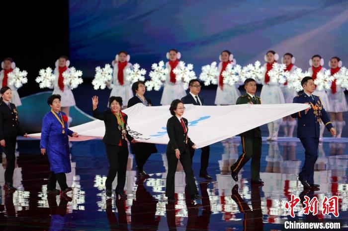 第十四届全国冬季运动会开幕式点燃冰雪激情，