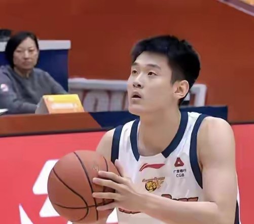 广东男篮调整外援阵容 麦考尔离队黄明依或租借