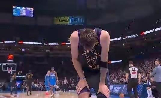 湖人惨败雷霆东契奇重伤冲击季后赛