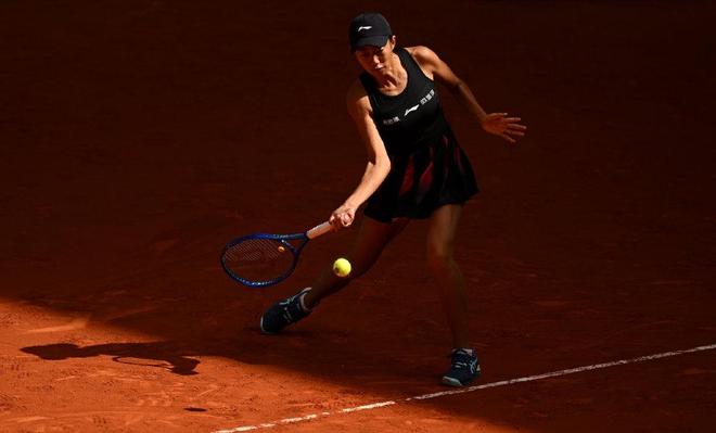 张帅红土赛季首胜终结6连败晋级女单次轮