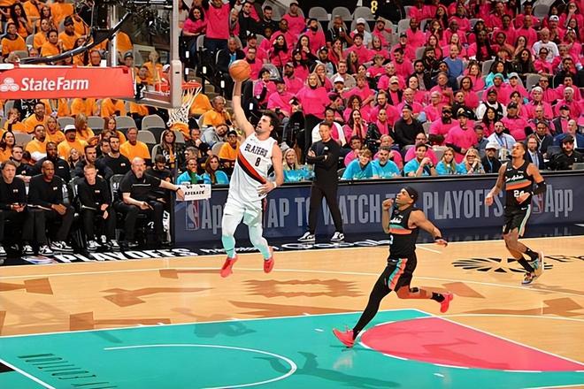 马刺大胜开拓者 阿夫迪亚赛后反思防守策略